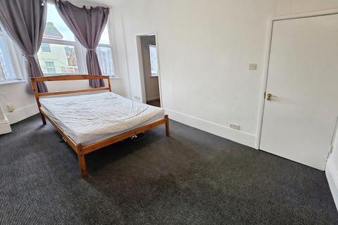 1 bedroom flat to rent, Alphington Road, Exeter