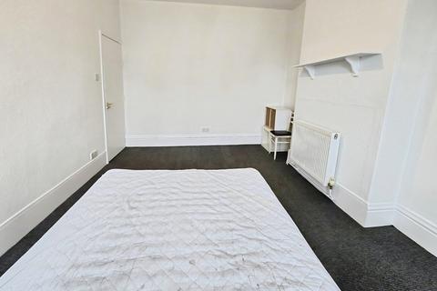 1 bedroom flat to rent, Alphington Road, Exeter