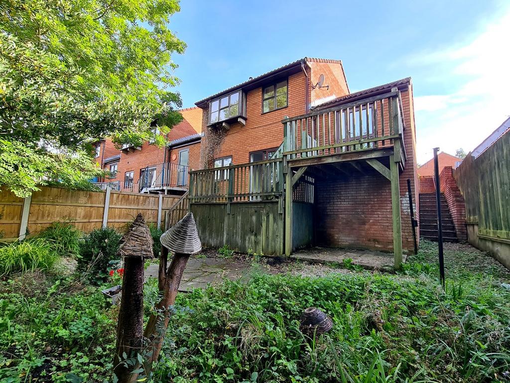 Rowley Road, Glastonbury, BA6 3 bed link detached house £275,000