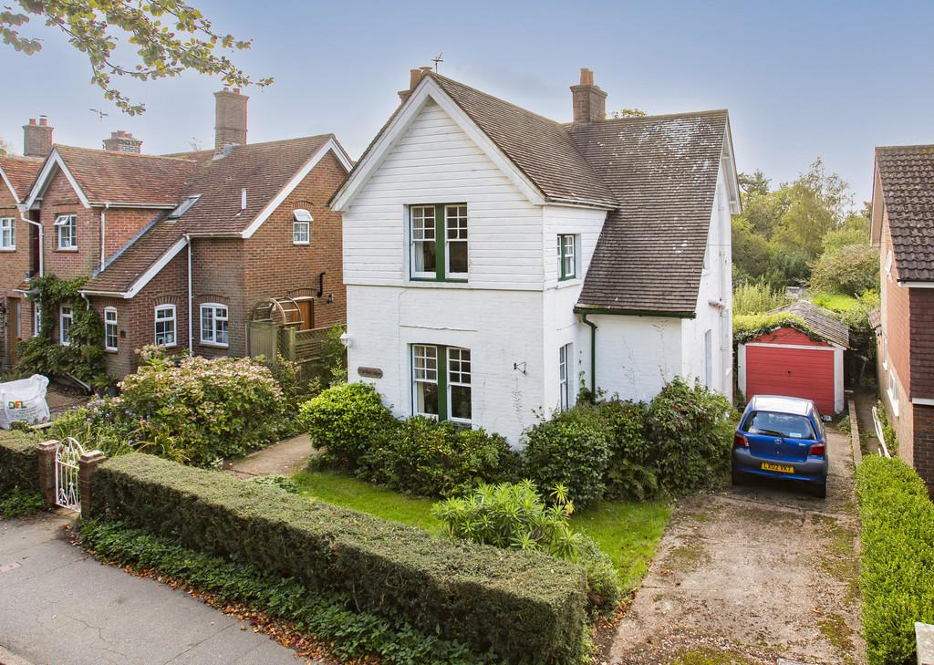 Cade Street, Heathfield 3 bed detached house £500,000