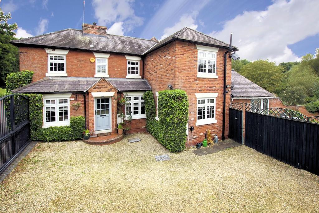 Main Street, Repton 3 bed detached house for sale £565,000