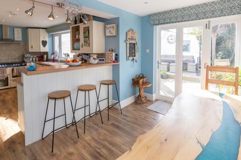 4 bedroom semi-detached house for sale, La Route Des Long Camps, St. Sampson, Guernsey