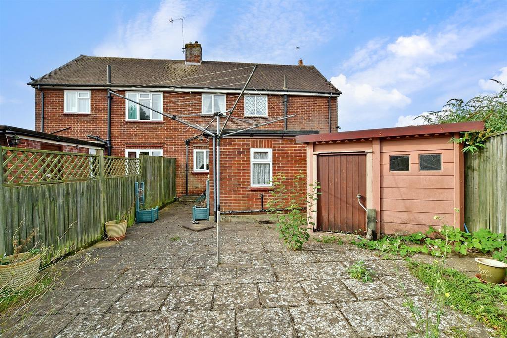 Chequers Drive, Horley, Surrey 2 bed semidetached house for sale £