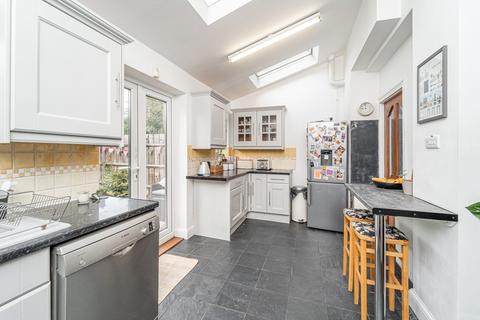 undefined, Maidstone Road, Bounds Green N11