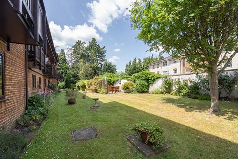 1 bedroom flat for sale, Bartholomew Court, Dorking