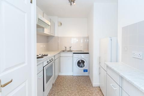 1 bedroom flat for sale, Bartholomew Court, Dorking