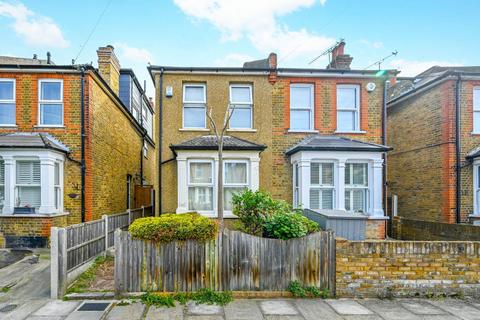 13 Dawson Road, Kingston Upon Thames, KT1 3AU