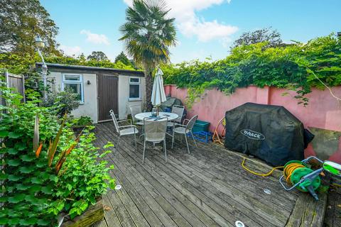 13 Dawson Road, Kingston Upon Thames, KT1 3AU