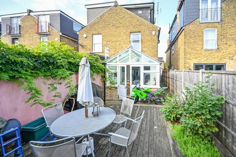 13 Dawson Road, Kingston Upon Thames, KT1 3AU