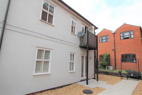 2 bedroom apartment to rent, Rawstorn Road, Colchester