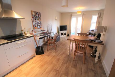 2 bedroom apartment to rent, Rawstorn Road, Colchester