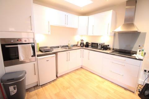 2 bedroom apartment to rent, Rawstorn Road, Colchester