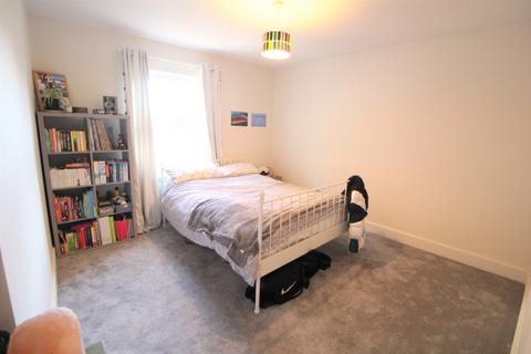 2 bedroom apartment to rent, Rawstorn Road, Colchester