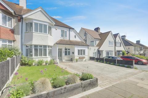 44 Berkeley Gardens, Leigh-on-sea, SS9 2TE