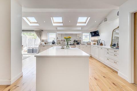 44 Berkeley Gardens, Leigh-on-sea, SS9 2TE