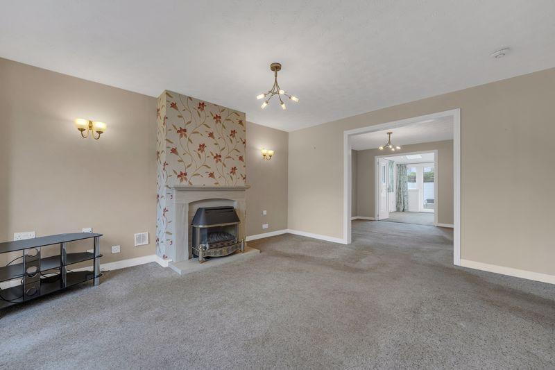 41 North Drive, Troon, KA10 7DL 4 bed detached villa £230,000
