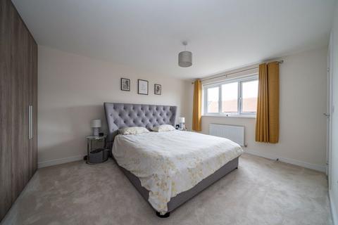 65 Mallard Crescent, Caddington, Luton, LU1 4FR