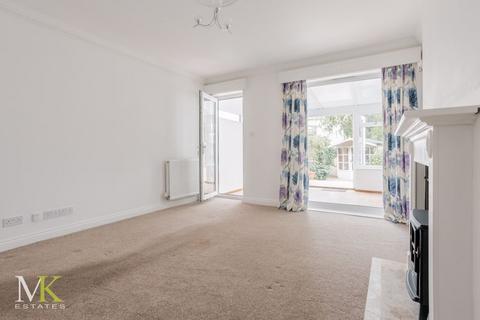 2 bedroom terraced house to rent, Regency Crescent, Christchurch BH23