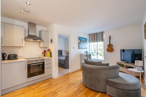 1 bedroom flat for sale, South Street, Chichester