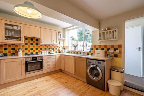 3 bedroom end of terrace house for sale, Winden Avenue, Chichester