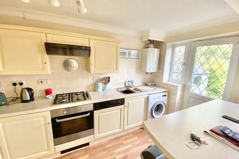 12 Groves Close, Bourne End, SL8 5JP