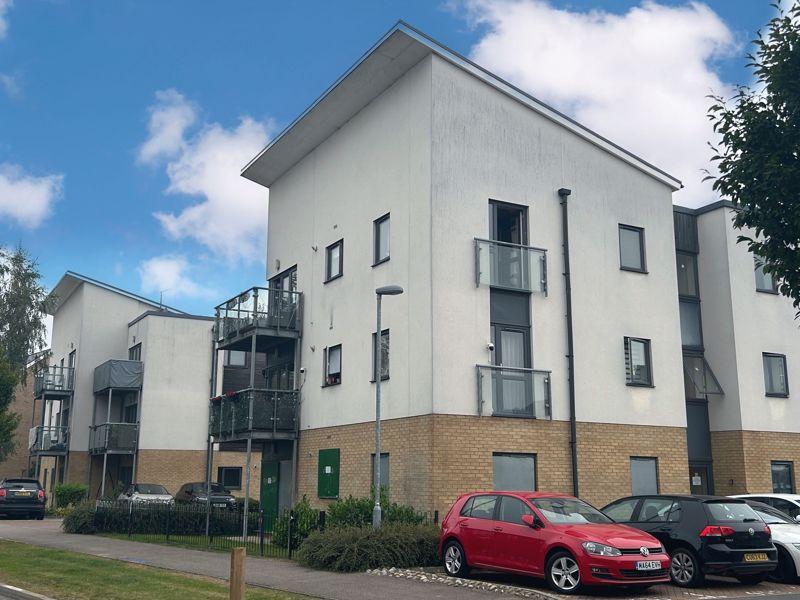 Hammonds Drive, Fengate, Peterborough 2 bed apartment £900 pcm (£208 pw)