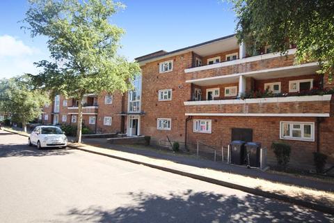 2 bedroom flat for sale, Gauntlett Court, Wembley