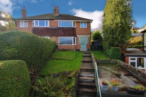 8 Bourne Place, Leek, ST13 8LS