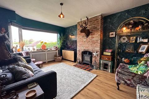 8 Bourne Place, Leek, ST13 8LS