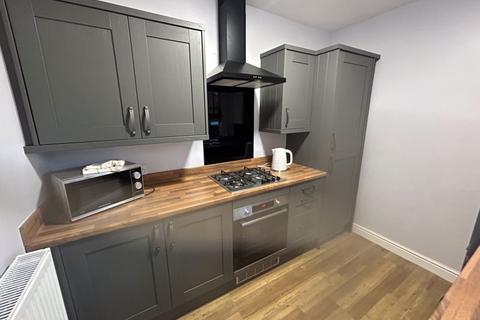 2 bedroom terraced house to rent, Harborne Road, Oldbury