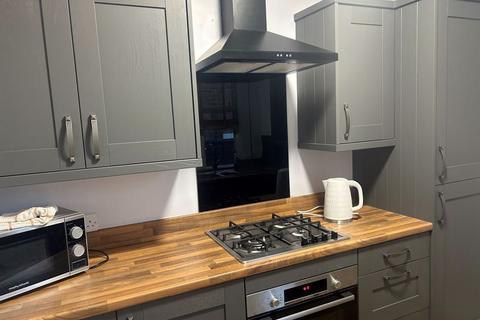2 bedroom terraced house to rent, Harborne Road, Oldbury