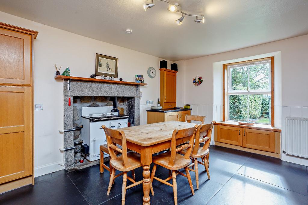 Ruthven, Huntly, Aberdeenshire 4 bed detached house £570,000