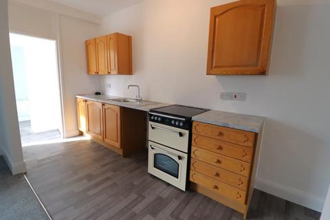 2 bedroom maisonette to rent, Eastwood Road, Rayleigh, SS6