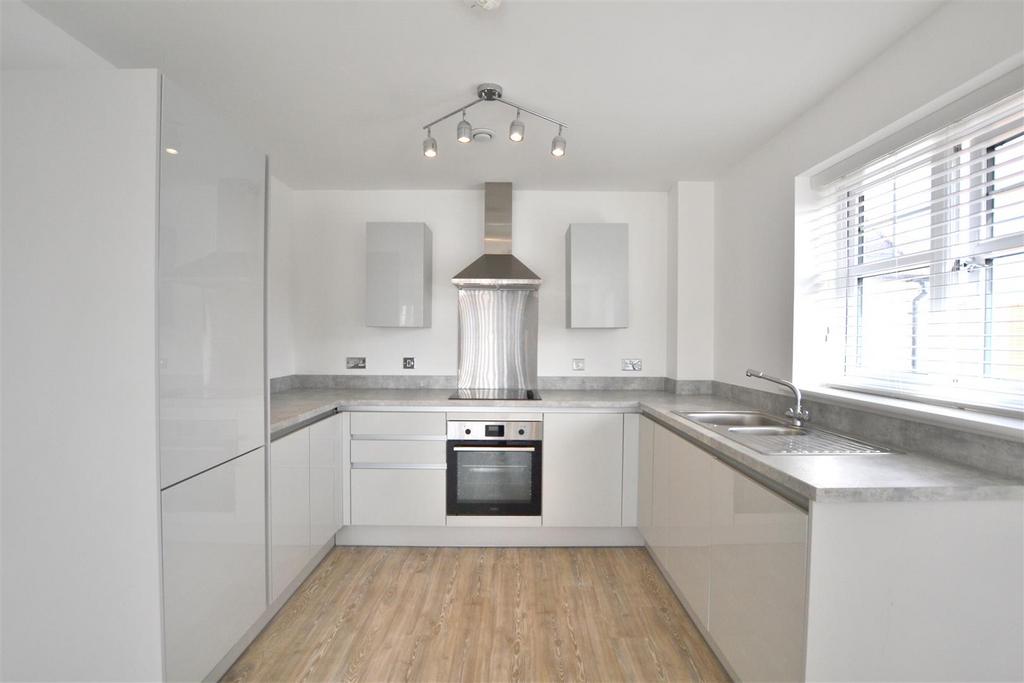 Kitchen 3.JPG