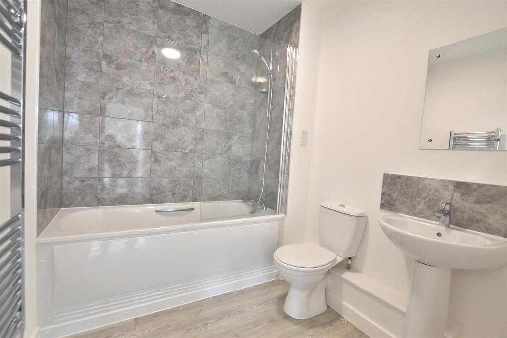 Family Bathroom.JPG