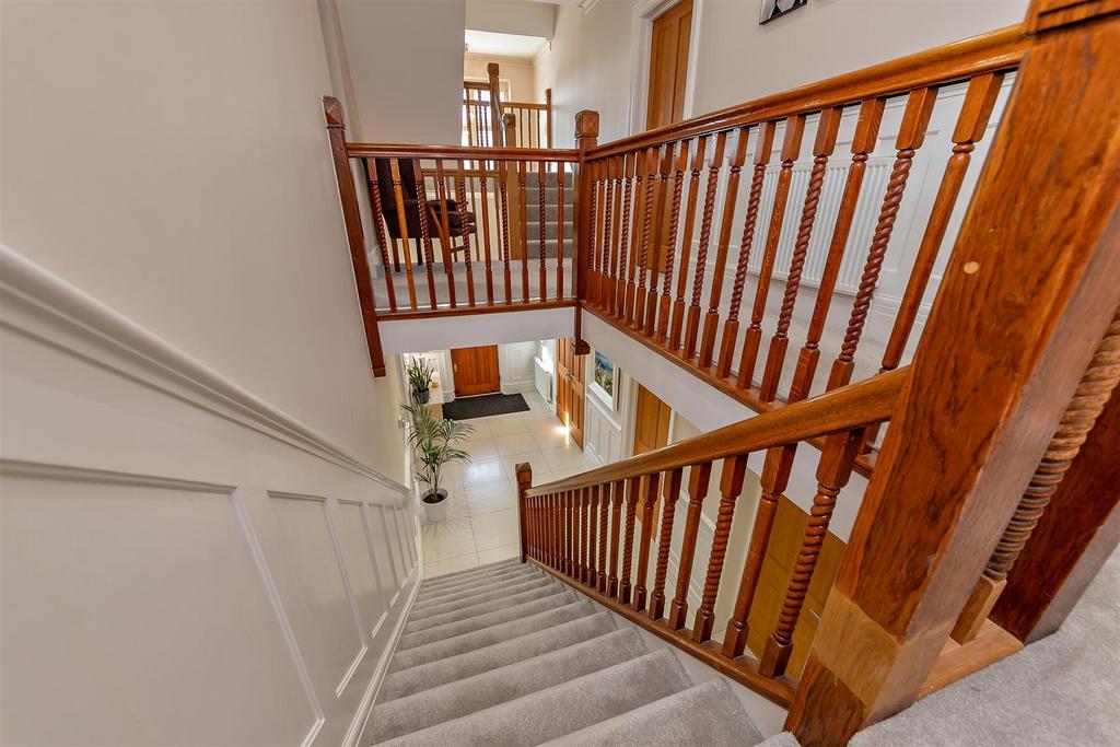 30 Beaumont Ave Oct23-55.jpg