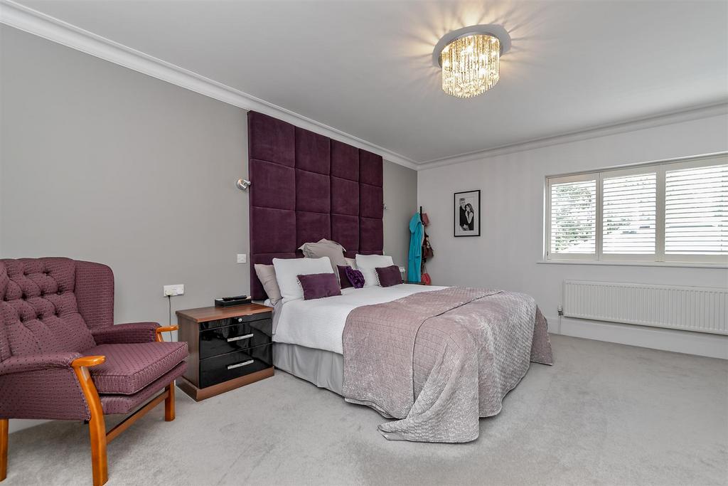 30 Beaumont Ave Oct23-58.jpg