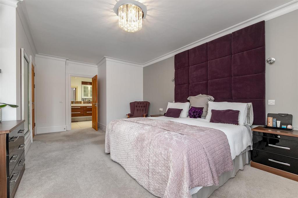30 Beaumont Ave Oct23-59.jpg