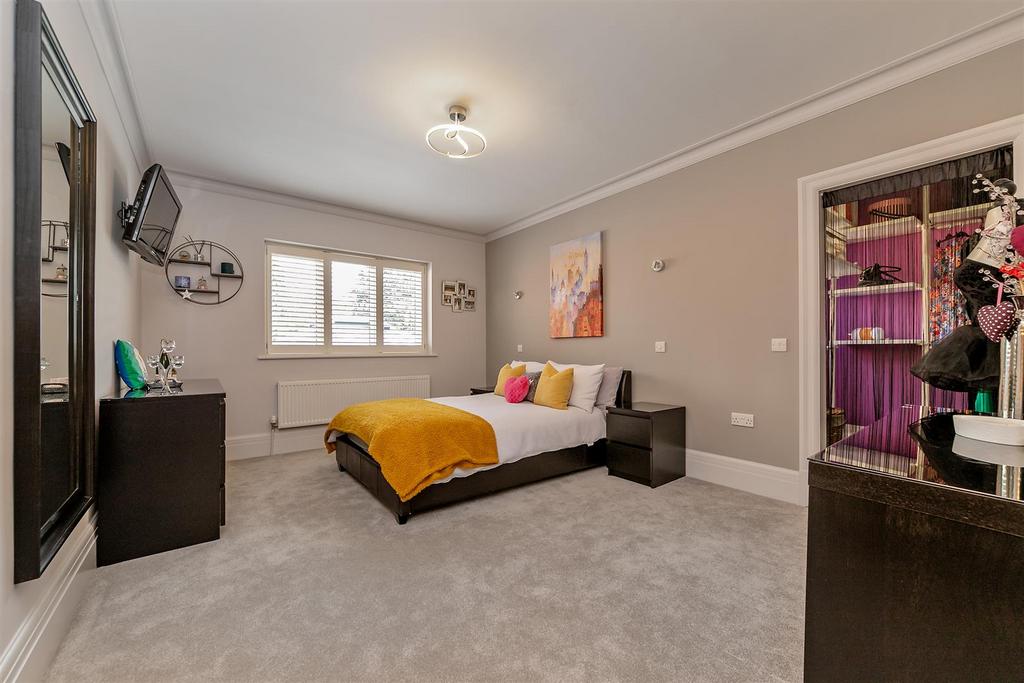 30 Beaumont Ave Oct23-66.jpg