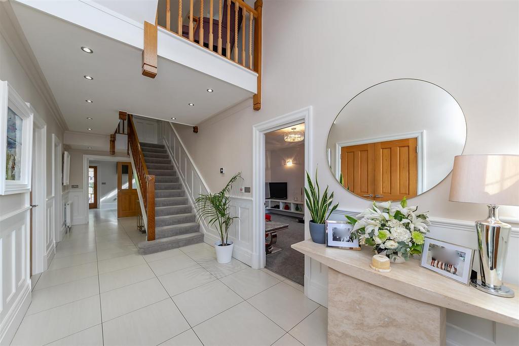 30 Beaumont Ave Oct23-15.jpg