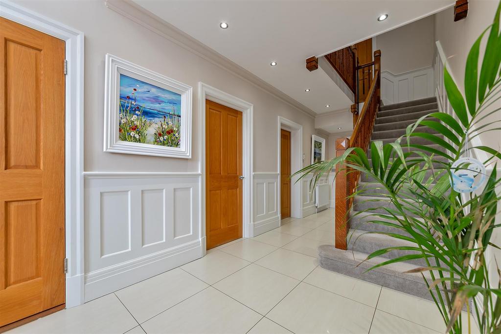30 Beaumont Ave Oct23-18.jpg