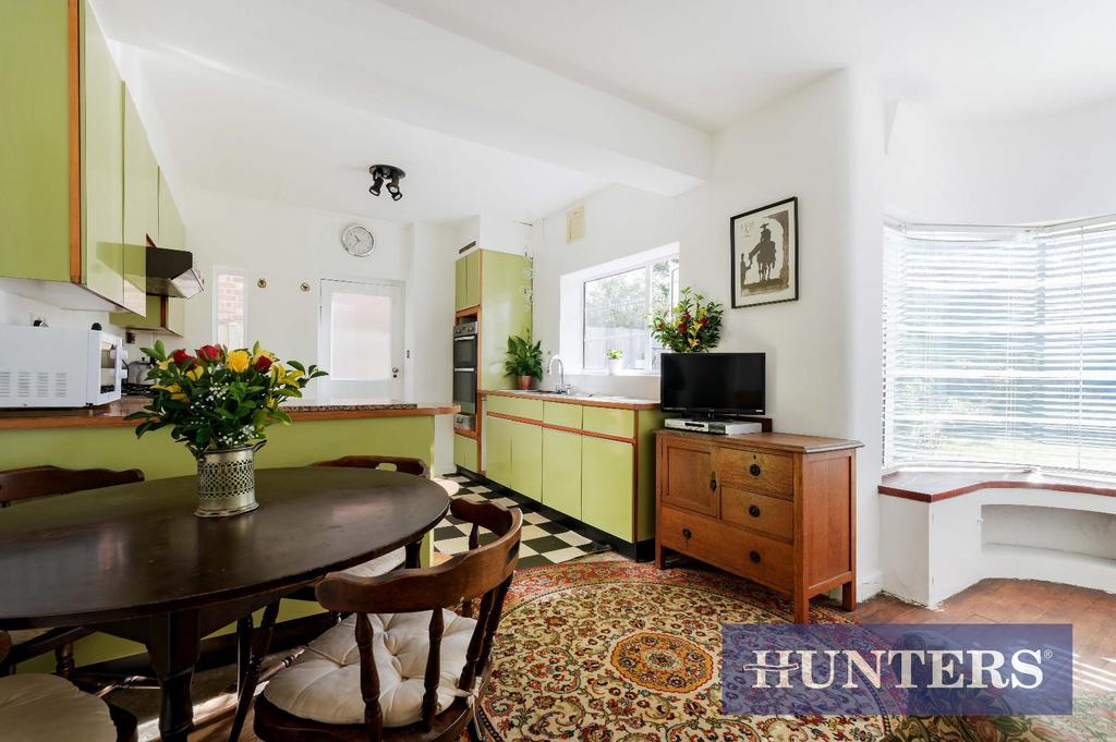Church Road, Worcester Park 4 bed detached house £1,250,000