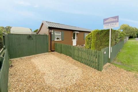 2 bedroom chalet for sale, Humberston Fitties, Humberston, Grimsby