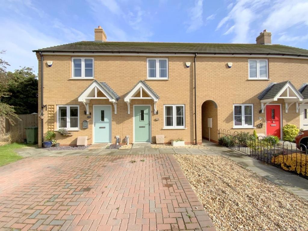 Bellflower Road, Scartho 2 bed terraced house for sale £167,000