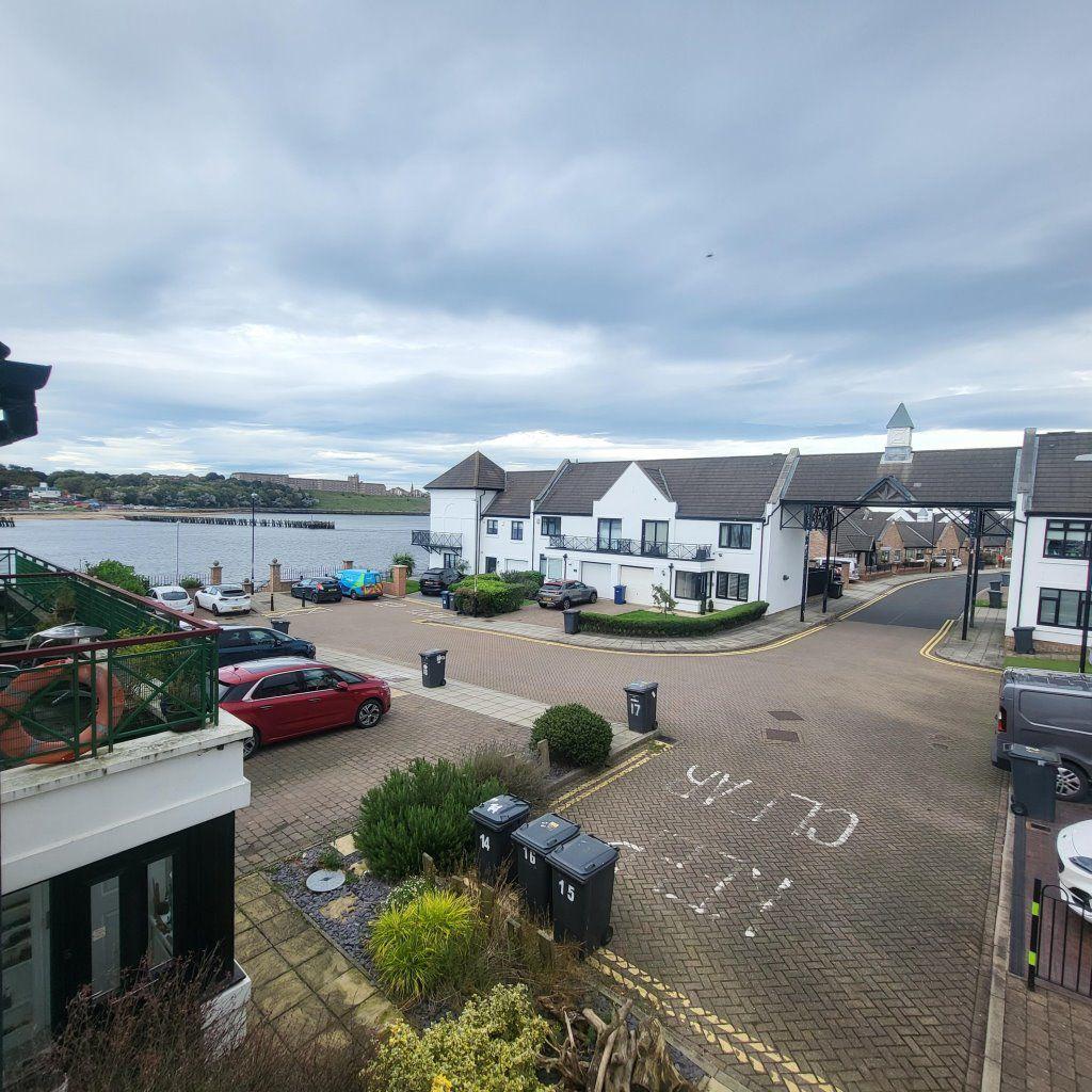 Harbour View, South Shields 2 bed flat £795 pcm (£183 pw)