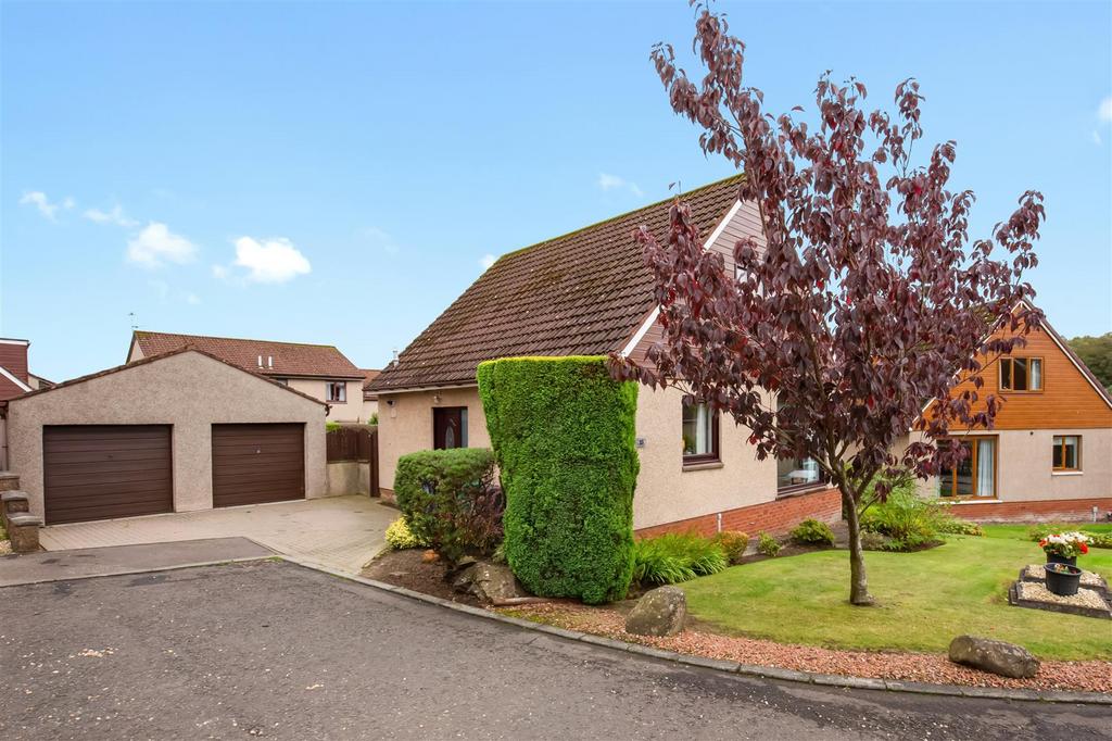 13 Bourtree Grove 1.jpg