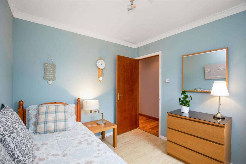 13 Bourtree Grove 15.jpg