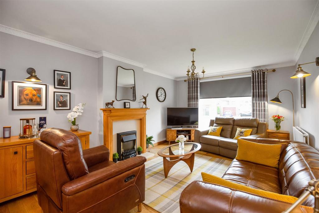 13 Bourtree Grove 6.jpg