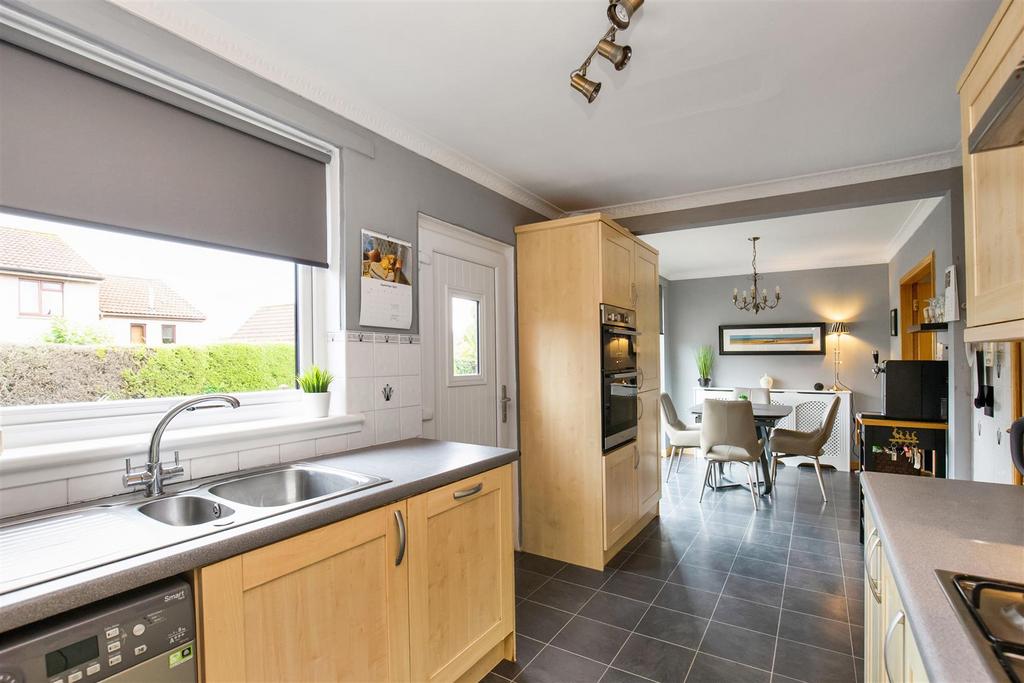 13 Bourtree Grove 11.jpg