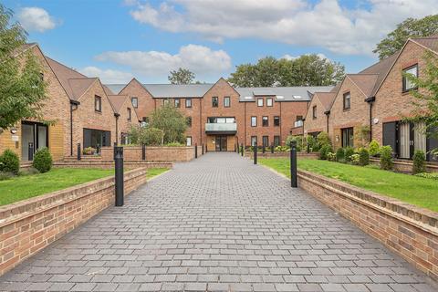2 bedroom apartment for sale - Gibbs Close, Harpenden